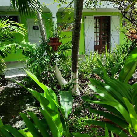 Le Jardin De Massieux Apartment Bouillante Exterior photo