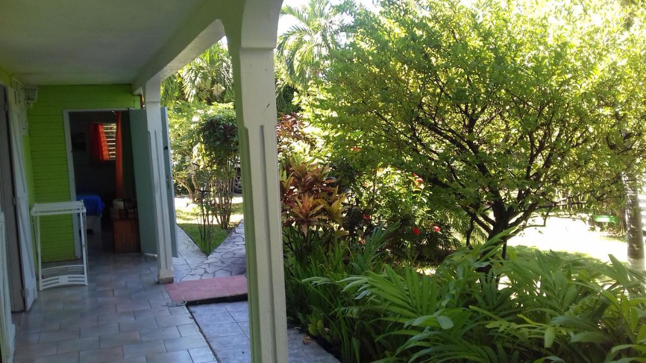 Le Jardin De Massieux Apartment Bouillante Exterior photo